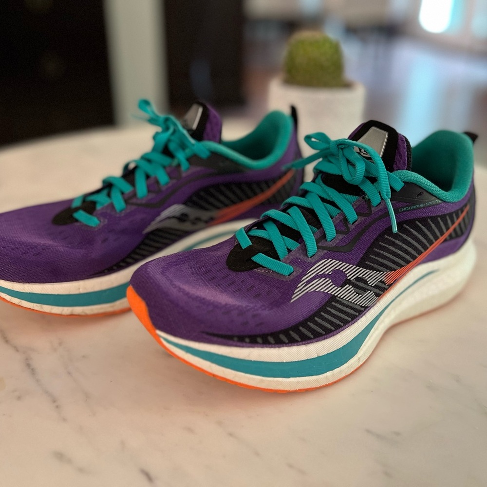Women’s Saucony size 9 - endorphin